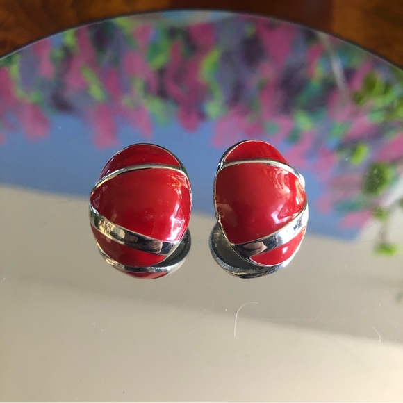 Vintage oval red enamel silver setting pierced earrings - Picture 5 of 9